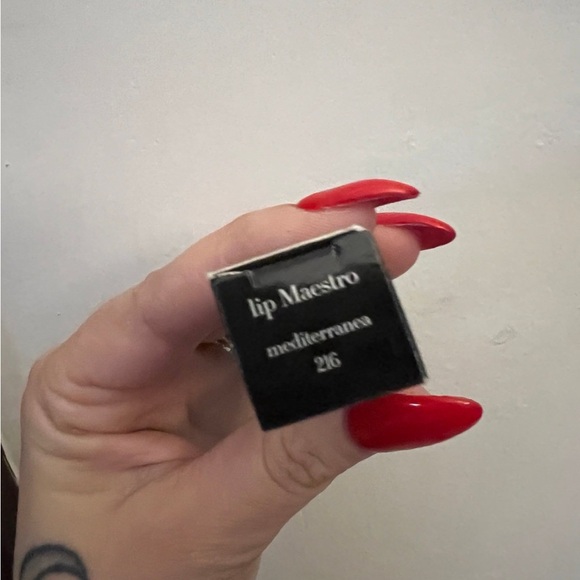 New Giorgio Armani Liquid Lipstick - Picture 2 of 8